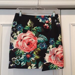 Floral H&M pencil Skirt. Unworn. Size 4